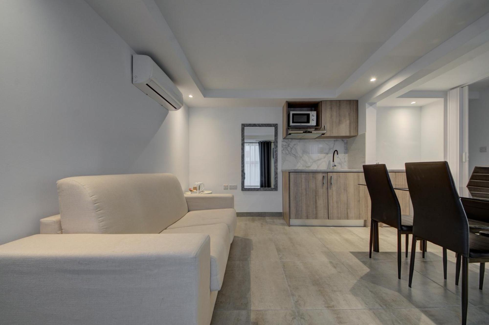 Caro Boutique Guest House San Gwann Exterior photo